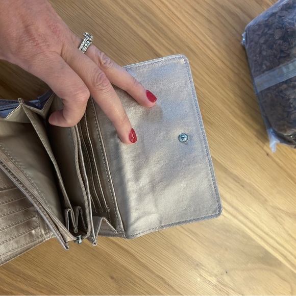 NWT Kipling wallet - Picture 3 of 5